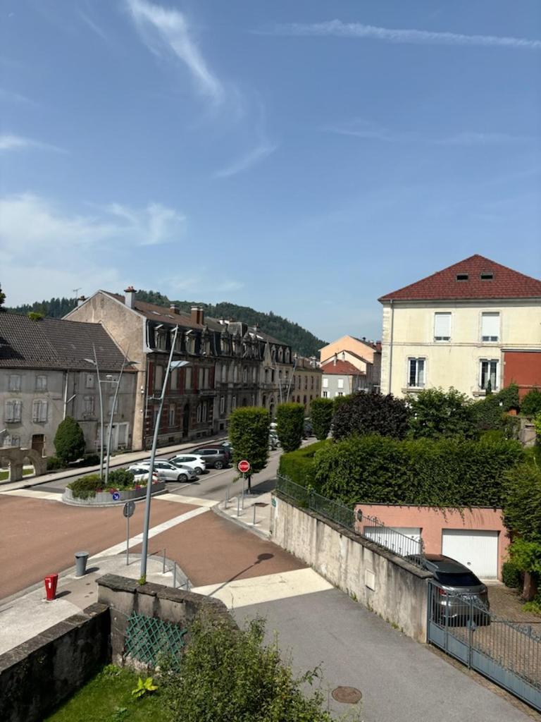 La Mansarde, Appartement Climatise En Centre Ville Ремирмонт Екстериор снимка
